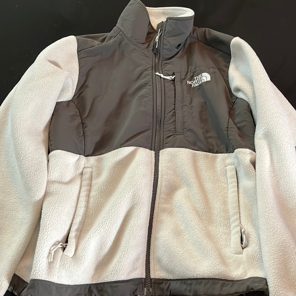 The North Face gray & white jacket size: small